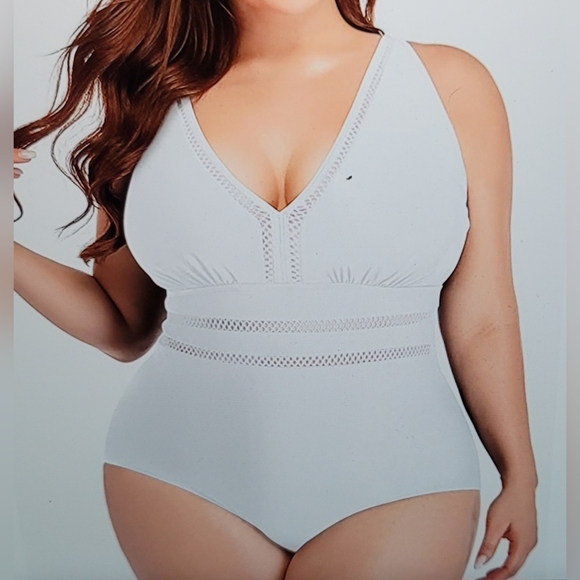 NWT Stunning Crochet Detail Plus Size Bathing Swim Suit One Piece White XXL - Picture 5 of 12